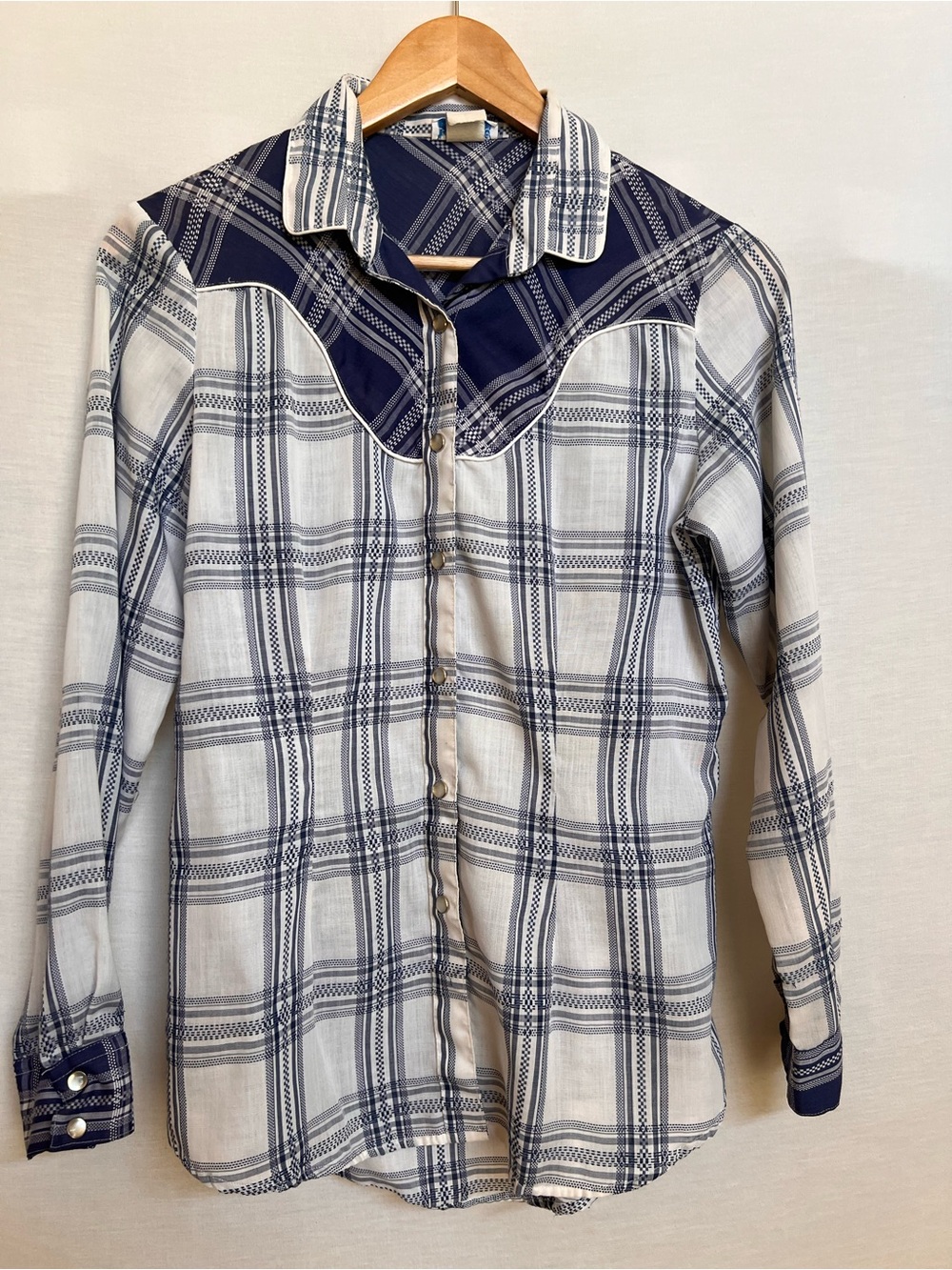 Vintage 70s Levi's White and Navy Plaid Western Yoke Pearl Tab Button-Down Shirt